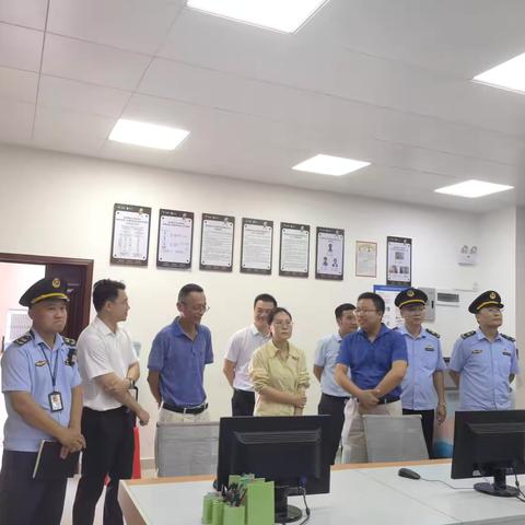 县政府副县长周小青带队检查假日旅游市场和安全管理工作
