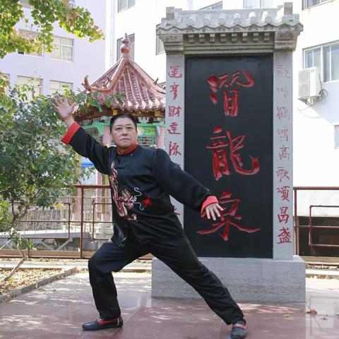 二月二龙抬头/一笔武书龙，写尽华夏魂，读懂抬头好时节