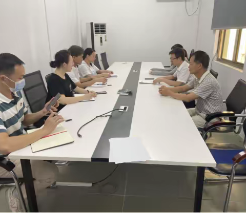 东方市工业科技信息化局检查“禁塑”宣传工作落实情况