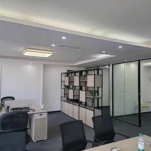 寰宇星途教育办公环境与开业场景概览