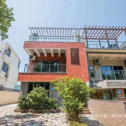 伴山二路泳池别墅！