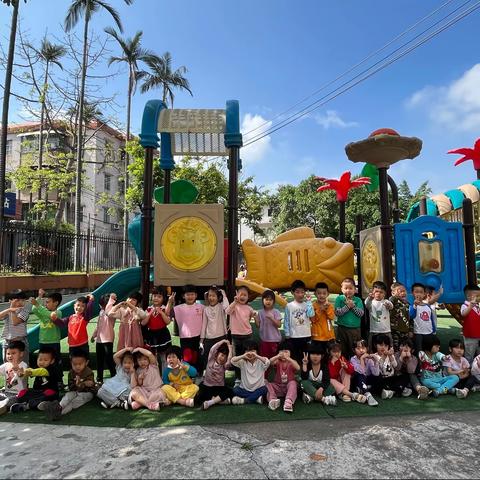 时间就像奔驰的小马车🚗一转眼一个学期又结束了，让我们来见证分享一下宝贝们的精彩瞬间✨~