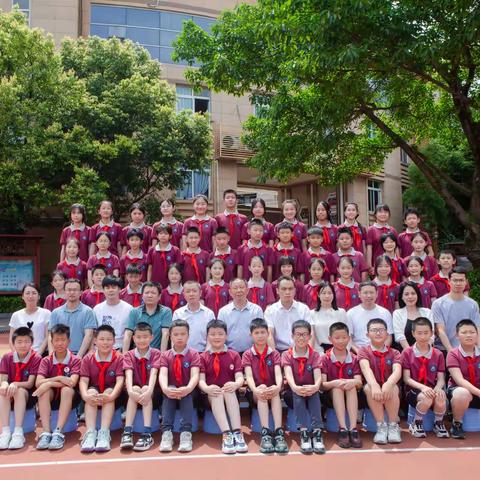 2024巴黎春天毕业季--驿都小学三班