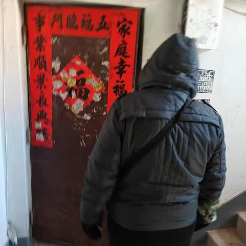 工人村街道新苑社区“暖冬四问”-检查安全不停歇，顺利欢度春节年