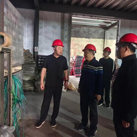 牛泉镇镇长邹诚带队开展国庆中秋假期期间安全生产检查