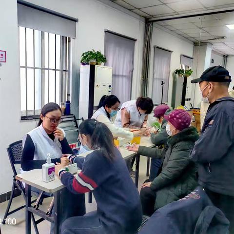 温情暖冬 健康同行——馆驿街社区开展“暖冬义诊”志愿服务活动
