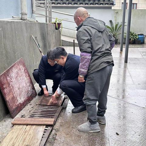 爱在雷锋日，情暖夕阳红