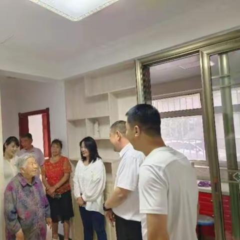 柳林镇柳林社区开展在职党员进社区，送学上门迎“七一”活动