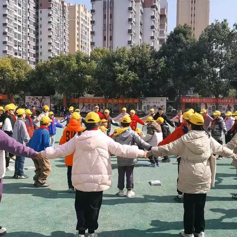 东江源小学五12班亲子读书活动