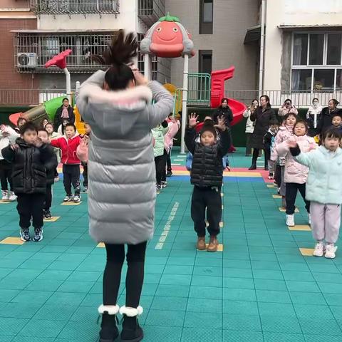 花果山幼儿园2023年秋大班期末家长会