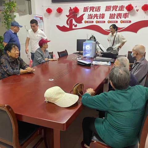 【双争有我｜新时代邻里节】东新苑社区开展“阳光公益·最美微笑”拍照惠民服务