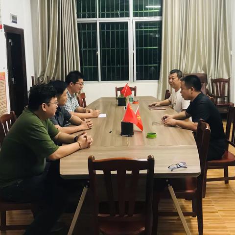 旧州镇开展突击检查乡村振兴工作队吃住在村情况