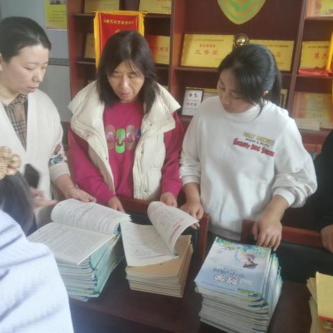 常规检查落实处，规范管理促成长                   ——张弓学校作业展评