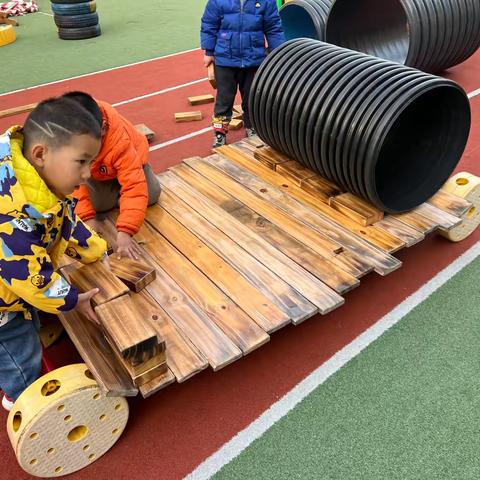 【三幼】大三班搭建区户外游戏案例———搭建大汽车 ‍ ‍ ‍