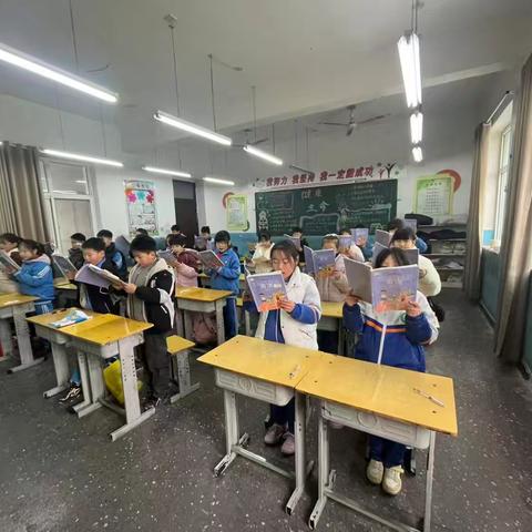校园里的琅琅书声——河头堡小学课前诵读纪实
