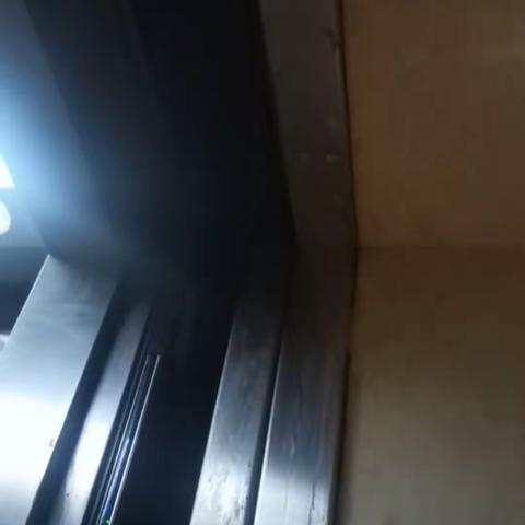 关于二栋一单元电梯进水情况