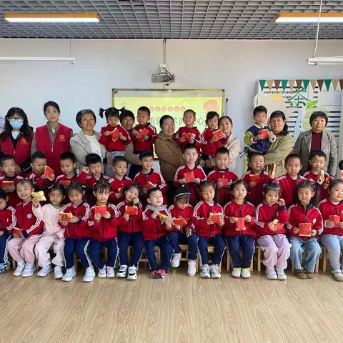 【爱满重阳 孝润童心】春江郦城西社区联合学府幼儿园开展重阳节活动