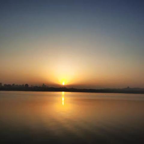 从心开始，成为那束光