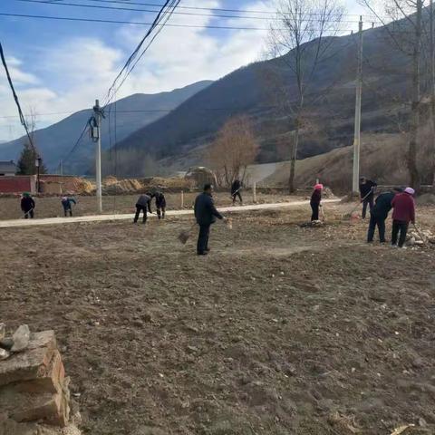 王旗镇草场门村环境卫生整治行动