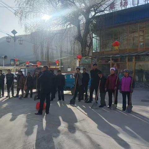 节后环境整治焕新颜 党群同心守护美家园王旗镇草场门村环境卫生整治