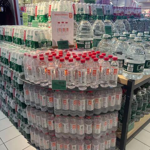 汉口花园店自有品牌陈列