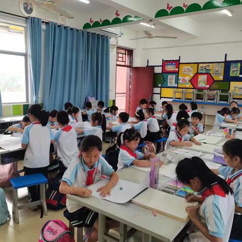 2025秋季二年级儿童画课后服务总结