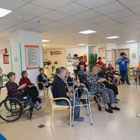 溪口社区联合岳峰镇居家养老服务中心开展“秋韵重阳 健康相伴”主题敬老活动 ‍ ‍ ‍ ‍