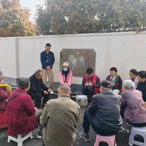朱兰街道园林社区“板凳搬到家门口，银发议事暖心田”