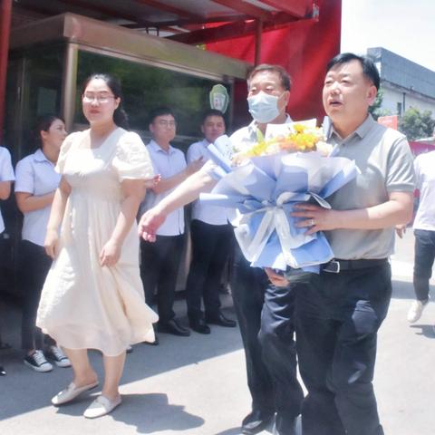 佳成补习学校特聘中、高考质量控制及标准评价负责人王后雄校长莅临学校检查工作