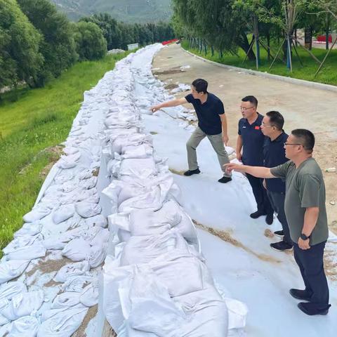 区人大主任王晓军带队督导检查煤矿街道办事处和城镇街道办事处防汛工作