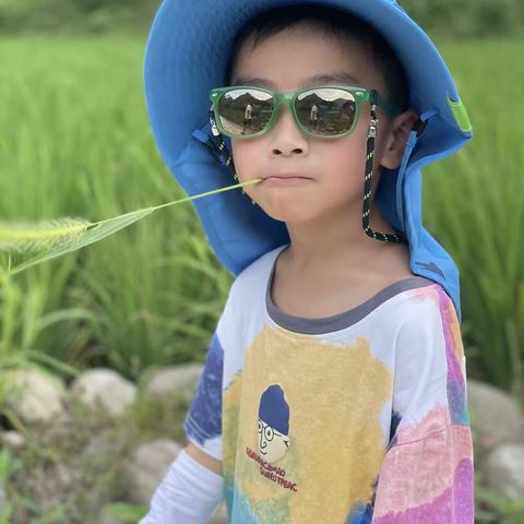 丰富多彩的暑期生活记录篇——二（2）班黄文茂