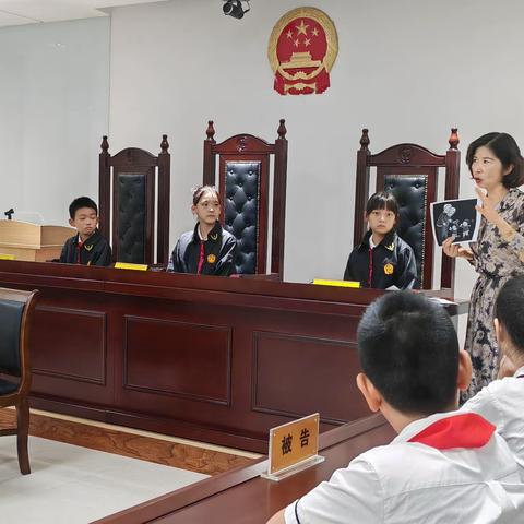 “小法庭”点燃青少年学法热情