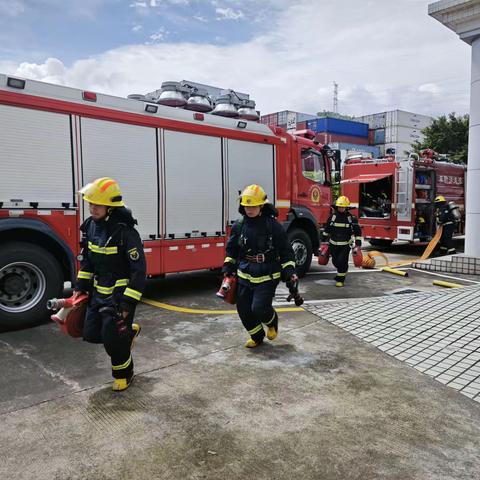 六约南消防救援站深入辖区金凯丰首饰有限公司开展灭火救援实战演练