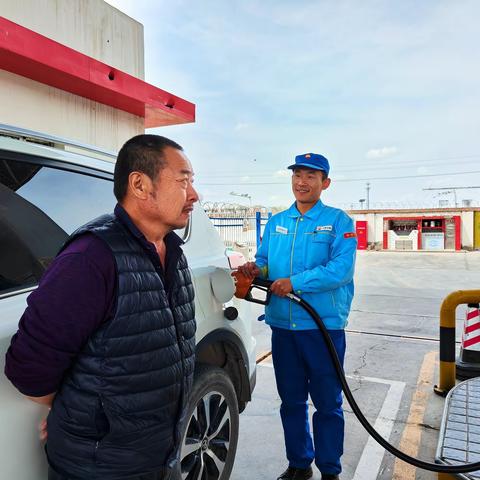 【戈壁明珠】石河子销售公司红旗农场加油站转变销售思路 勇夺双过半
