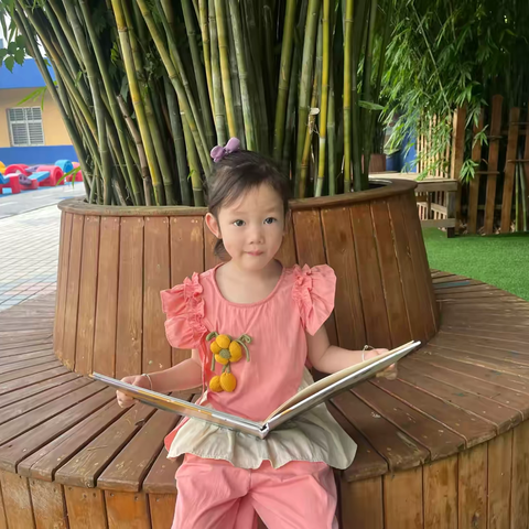 “语”润童心  以“言”提能一一拾回桥镇中心幼儿园“童声童趣”萌娃讲故事——《小兔的发卡》