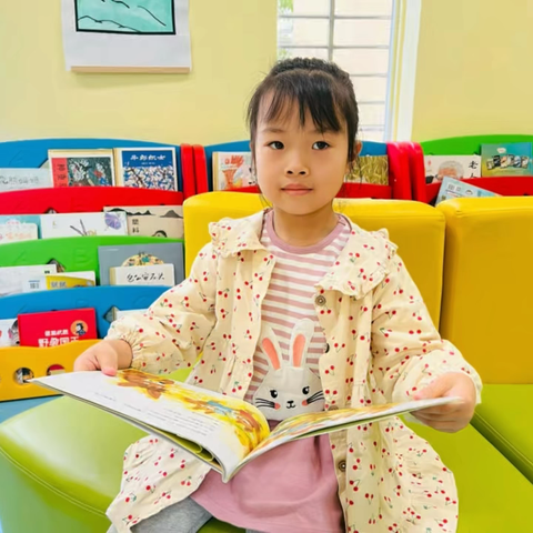 “语”润童心  以“言”提能一一拾回桥镇中心幼儿园“童声童趣”萌娃讲故事2026年第13期——《小白兔和小灰兔》