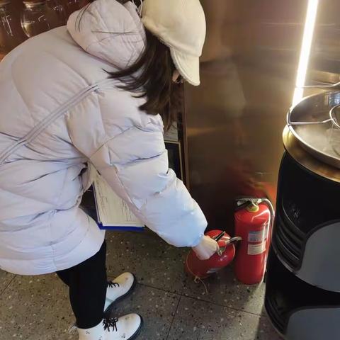 道里区工农街道美晨社区新时代文明实践站开展安全生产排查活动