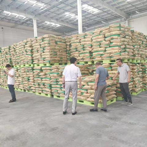 浙江物产氯碱化工公司陈杰一行来交普仓库开展考察调研