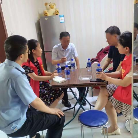 凝心聚力“双报到” 服务居民“零距离”