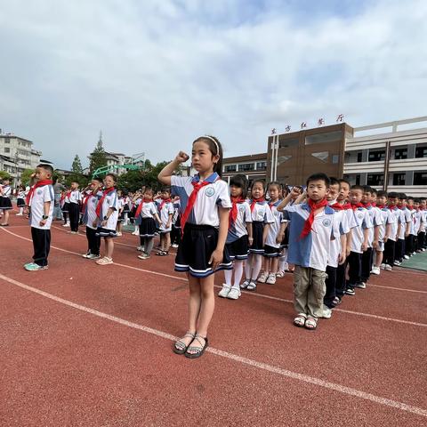 龙山县第一小学2023年春暑期安全致学生家长的一封信