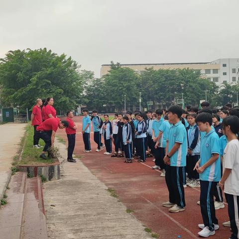 临高县加来中学九年级体育训练 ——挥洒汗水，绽放青春