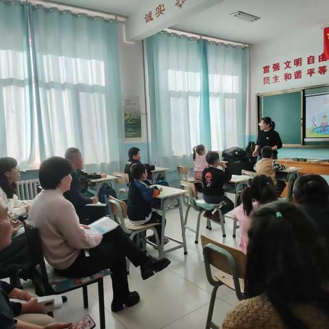 赤峰市民族语言授课学校数学教师入校诊断指导活动