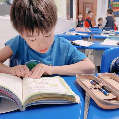 四月书香存鼻边