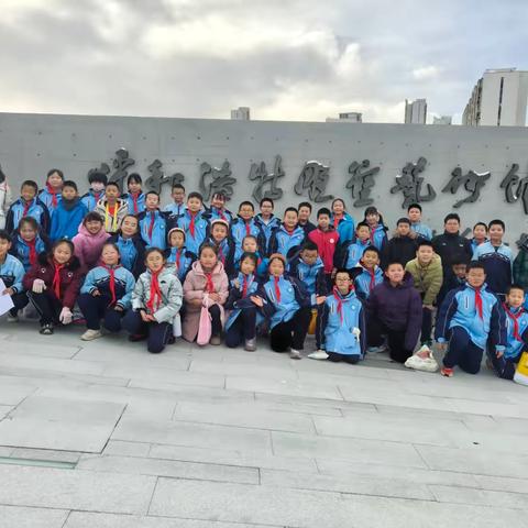 童眼观雕塑，匠心润童心——海拉尔路小学“每周半日计划”开启无界美育新篇章