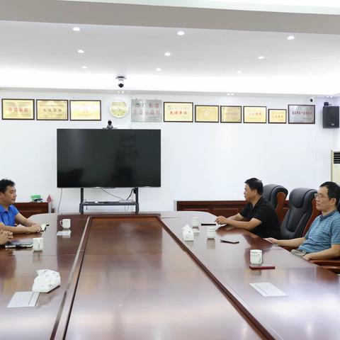 晨光农场与红湖农场开展业务交流