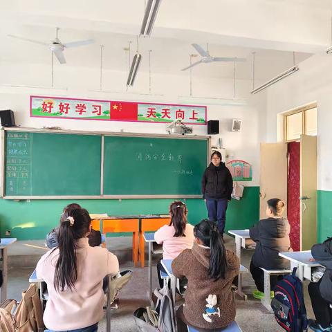 消防演练 安全“童”行——辛安镇镇中心校范庄小学开展消防演练活动