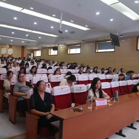 聚焦课标与教材   探析单元整体教学