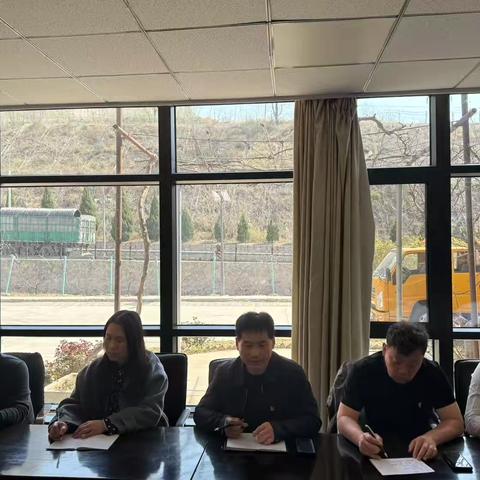 隧道养护中心召开会议传达会议精神
