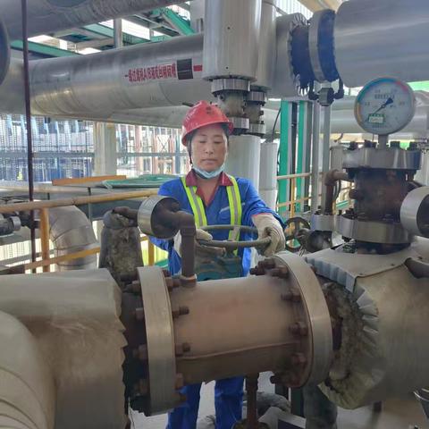 硫酸三线8月质量之星-薛燕