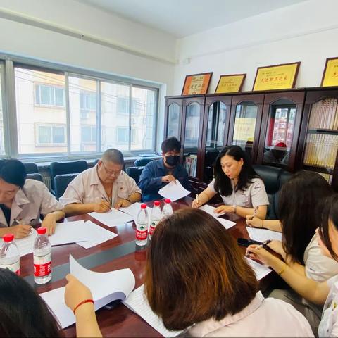 双鞍集团建筑器材公司党支部开展“庆七一”党员答题活动